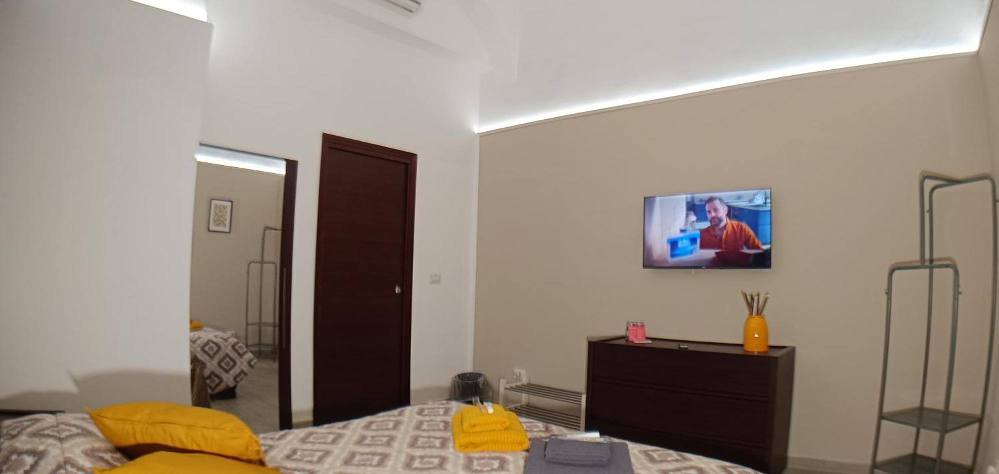 Exclusive House In The Center Apartment Catania Ngoại thất bức ảnh